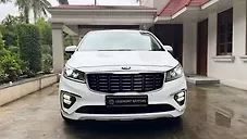 Used Kia Carnival Limousine Plus 7 STR in Pune