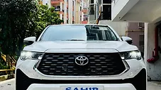 Used Toyota Innova Hycross VX (O) Hybrid (Electric + Petrol) Automatic (e-CVT) 8 STR Platinum White Pearl in Agra