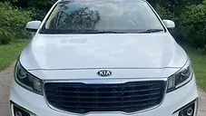 Used Kia Carnival Premium 8 STR in Delhi