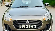 Used Maruti Suzuki Swift VXi AMT in Delhi