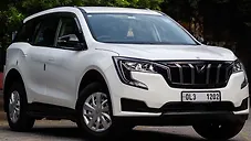 Used Mahindra XUV700 MX Petrol MT 5 STR in Delhi