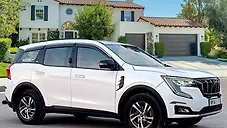 Used Mahindra XUV700 MX Petrol MT 5 STR in Delhi