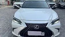 Used Lexus ES 500e 300h Luxury in Delhi