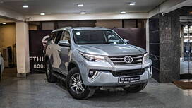 Used Toyota Fortuner 2.8 4x2 AT [2016-2020] Cars