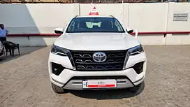 Used Toyota Fortuner 4X2 MT 2.8 Diesel Cars