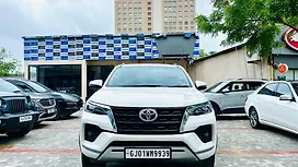 Used Toyota Fortuner 4X2 MT 2.8 Diesel Cars
