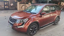Used Mahindra XUV500 W11 AT Cars