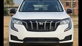 Used Mahindra Old Generation XUV700 MX Diesel MT 5 STR [2021] Cars