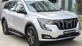 Used Mahindra Old Generation XUV700 AX 5 Petrol MT 7 STR [2021] Cars
