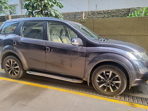 Second Hand महिंद्रा XUV500 w10 एडब्ल्यूडी in पुणे