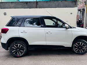 Second Hand Maruti Suzuki Vitara Brezza LXi in Delhi