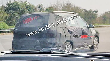 Hyundai Alcazar facelift spotted testing in India