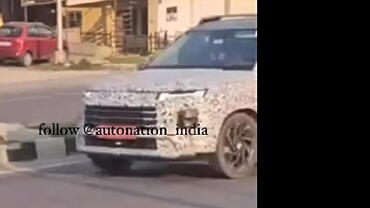 Hyundai Alcazar test mule reveals new face for the first time