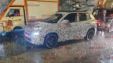 Skoda Klyaq spotted in production-ready guise