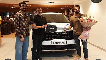 Kia Carnival deliveries begin; Suresh Raina becomes owner of 1st unit