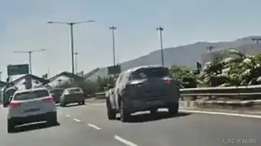 Tata Sierra Test Unit Spotted next to Hyundai Creta