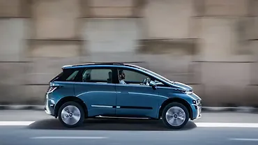 MG Windsor EV Pro Receives Massive Demand Influx: 8,000 Bookings in 24 Hours!