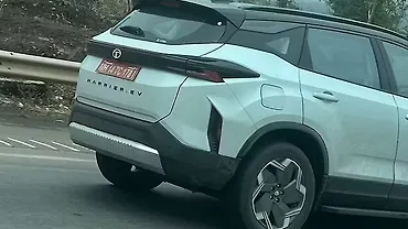 Tata Harrier.ev Spotted Undisguised before Launch