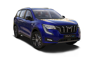 Compare Mahindra XUV700 AX 5 Petrol MT 7 STR vs MX Petrol MT 5 STR (E ...