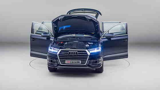 Audi Q7 [2015-2020] open door view
