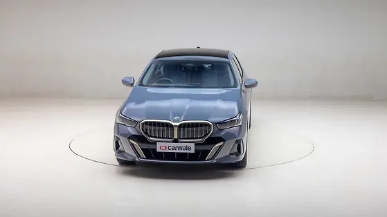 BMW 5 Series closed door view