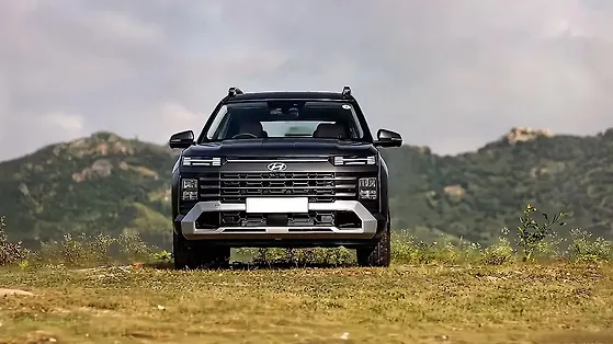 Hyundai Alcazar closed door view