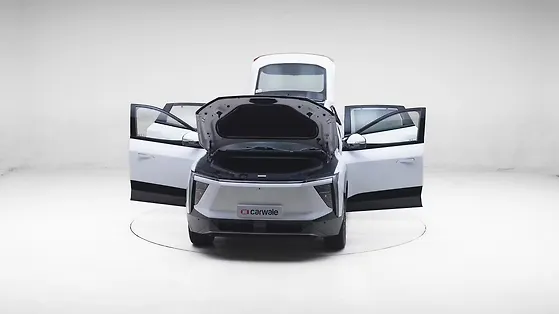 Mahindra XEV 9e open door view