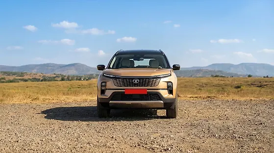 Tata Safari closed door view