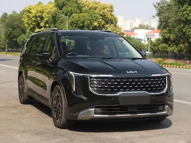 Used Kia Carnival Limousine Plus Diesel Turbo Automatic in Delhi Used Kia Carnival Limousine Plus Diesel Turbo Automatic in Delhi