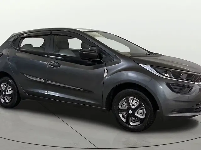 Used 2022 Tata Altroz in Delhi
