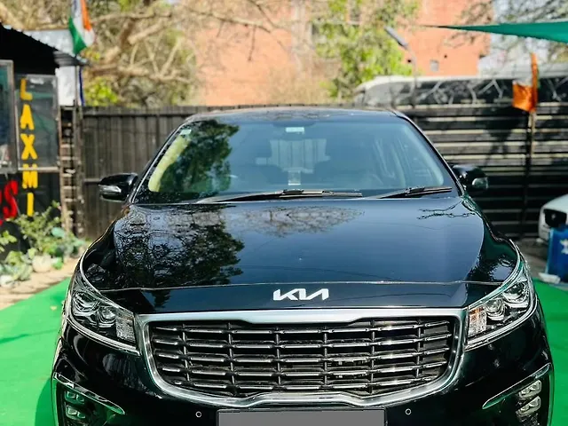 Used 2022 Kia Carnival in Delhi