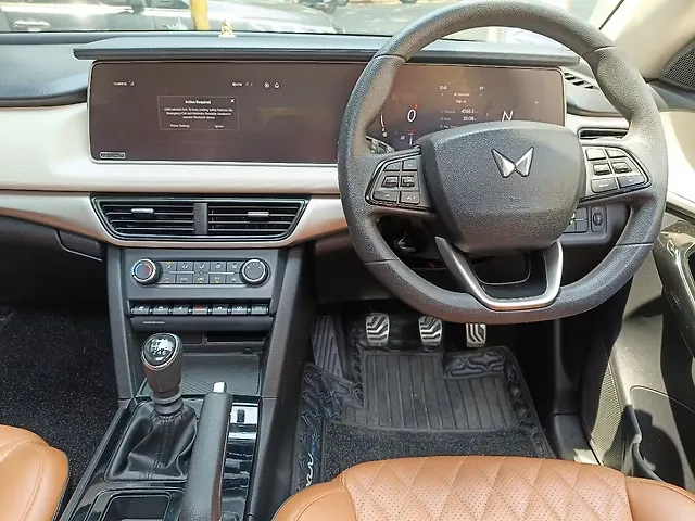 Used Mahindra Old Generation XUV700 AX5 2WD Diesel 2.2L Turbo Manual 7 STR in Bangalore