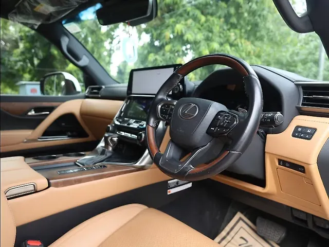 Used Lexus LX 500d with Ash Open Pore Sumi Black Trim in Kochi Used Lexus LX 500d with Ash Open Pore Sumi Black Trim in Kochi