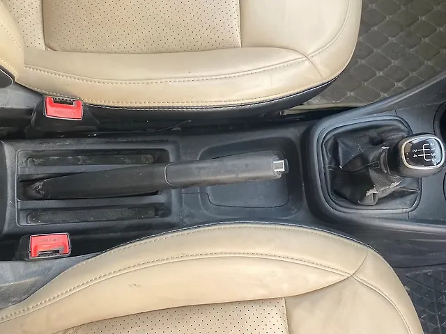 Used Skoda Rapid Ambition 1.6 MPI in Jaipur