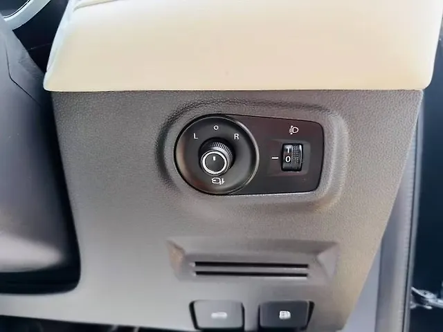 Used MG Astor Sharp Pro Petrol 1.5L Automatic (CVT) Ivory in Mumbai