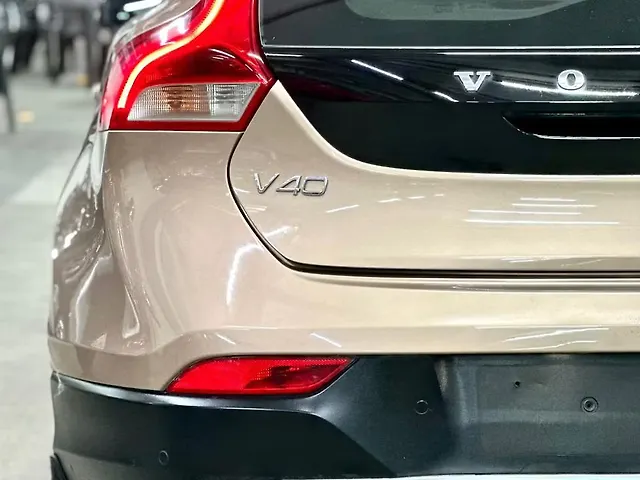 Used Volvo V40 [2015-2016] D3 R-Design in Mumbai