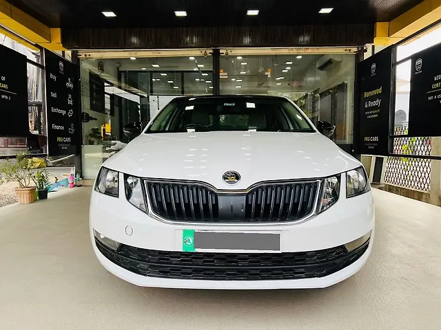 Used 2017 Skoda Octavia in Nagpur Used 2017 Skoda Octavia in Nagpur
