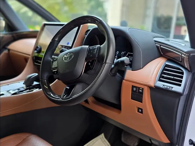 Used Toyota Vellfire VIP – Executive Lounge Hybrid (Electric + Petrol) Automatic in Mumbai