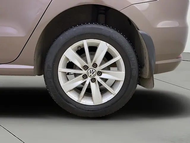 Used Volkswagen Ameo Highline Plus 1.5L AT (D)16 Alloy in Thane