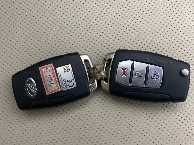 Used Mahindra XUV300 [2019-2024] W8 (O) 1.2 Petrol in Hyderabad