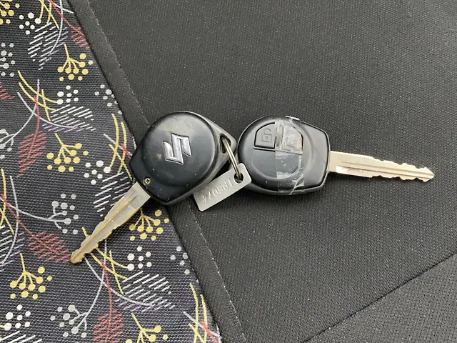 Used Maruti Suzuki Wagon R 1.0 [2014-2019] VXI in Ahmedabad