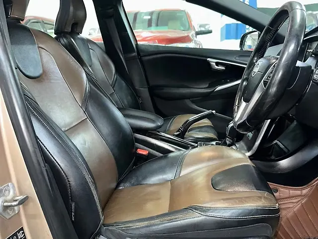 Used Volvo V40 [2015-2016] D3 R-Design in Mumbai