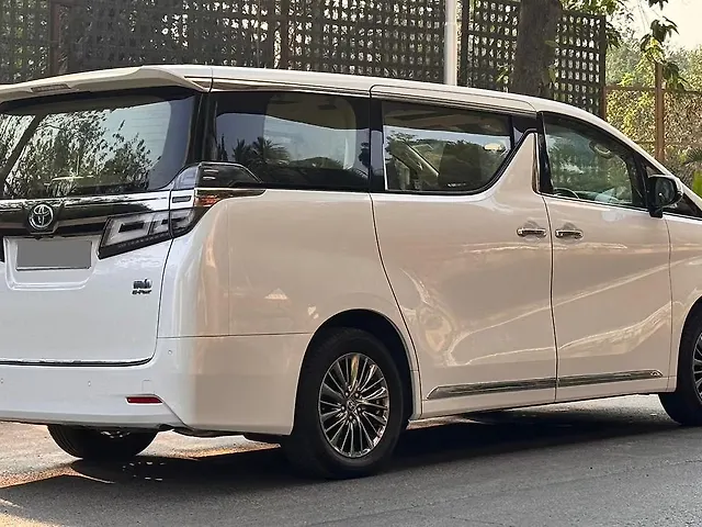Used Toyota Vellfire VIP – Executive Lounge Hybrid (Electric + Petrol) Automatic in Mumbai