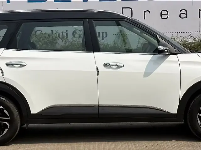 Used Kia Carens [2022-2023] Prestige Plus 1.4 Petrol MT 7 STR in Mumbai