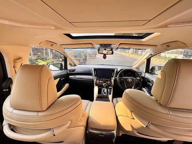 Used Toyota Vellfire VIP – Executive Lounge Hybrid (Electric + Petrol) Automatic in Mumbai