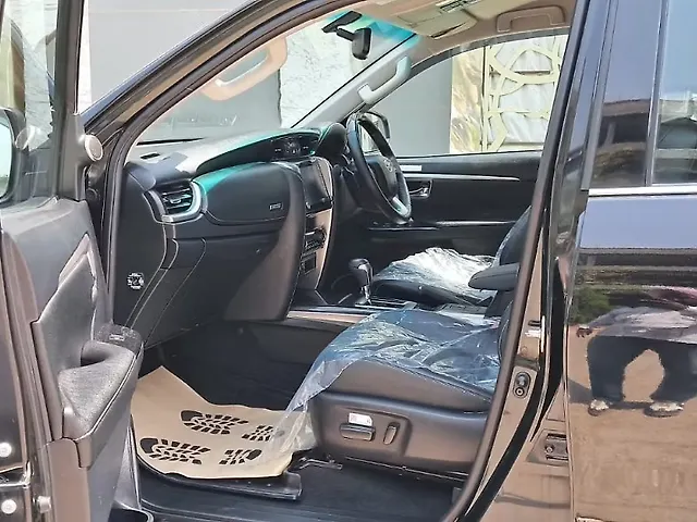 Used Toyota Fortuner 4x2 2WD Diesel 2.8L Turbo Automatic in Delhi