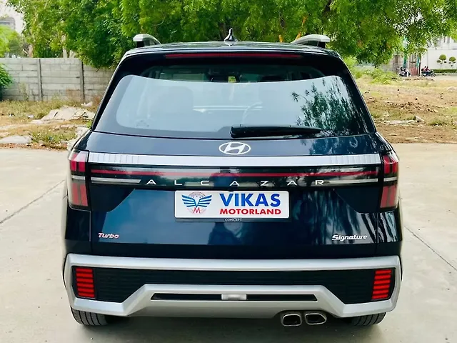 Used Hyundai Alcazar Signature 1.5 Petrol DCT 6STR [2024-2025] in Ahmedabad