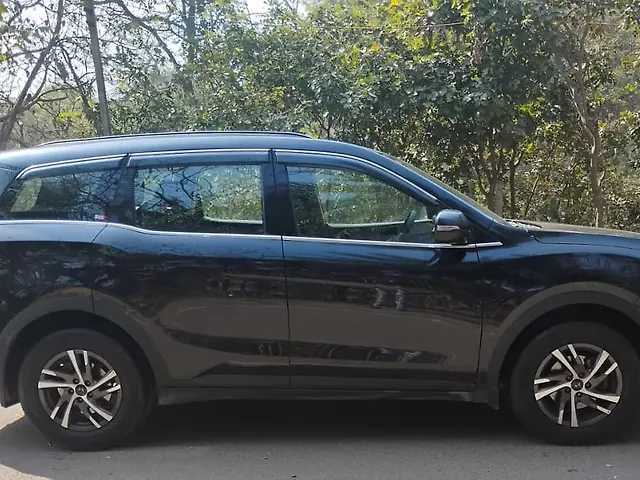 Used Mahindra Old Generation XUV700 AX5 2WD Diesel 2.2L Turbo Manual 7 STR in Agra