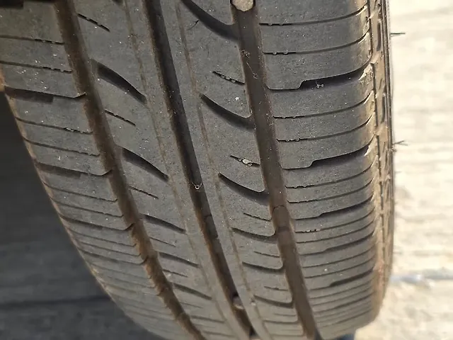 Used Maruti Suzuki Swift LXi Petrol Manual in Mumbai