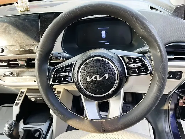 Used Kia Carens [2022-2023] Prestige Plus 1.4 Petrol MT 7 STR in Mumbai
